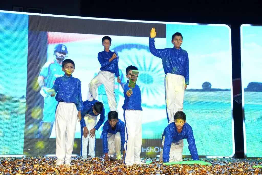 Patriotic performance on stage